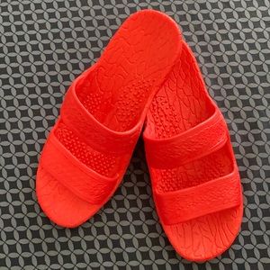 Pali Hawaii sandals red size 7